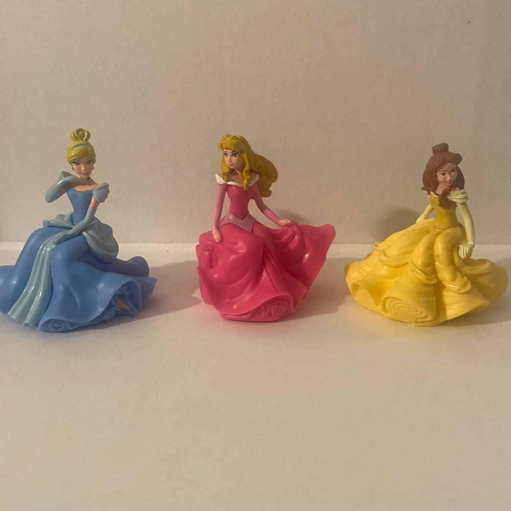 Disney Princess cake toppers. Set of 3